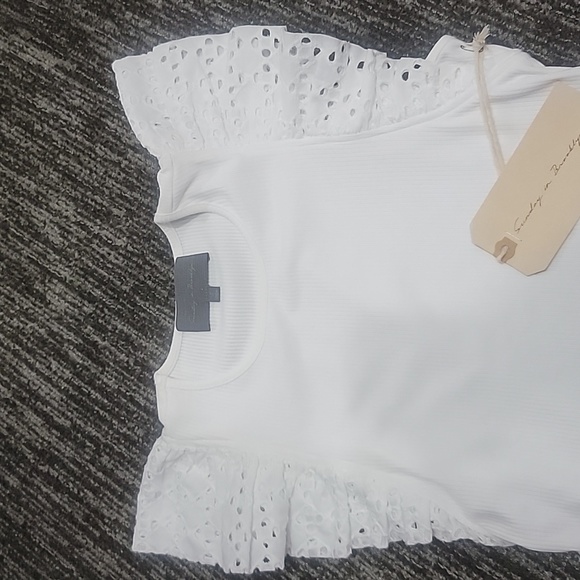 White ruffle cap sleeve NWT Top - Picture 4 of 4